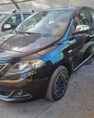 Lancia Ypsilon 1.0 FireFly 5 porte S&S Hybrid Ecoc