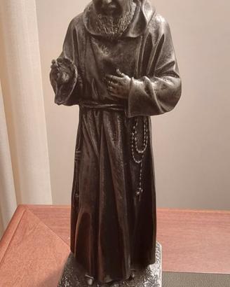Statua di Padre Pio
