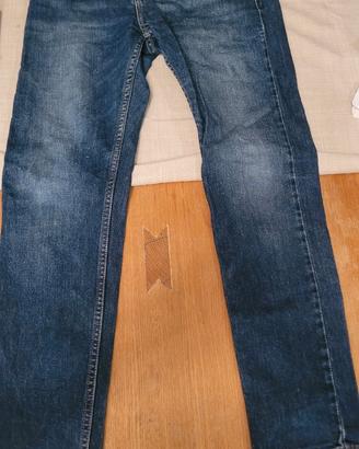 Levis 512