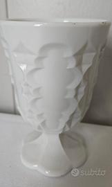 Vaso in millk glass - E.O. Brody