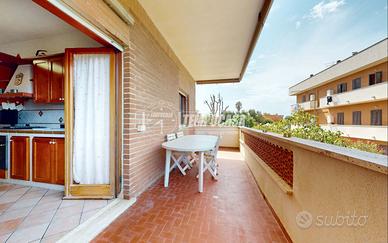 Ampio appartamento a pochi passi dal mare