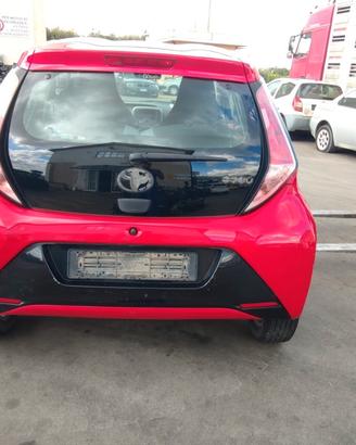 Portellone paraurti stop Toyota Aygo 2014
