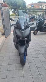 Yamaha X-Max 300 2024