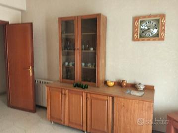 cucina e tavolo in legno 
