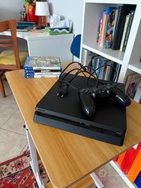 PLAYSTATION 4