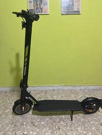 Monopattino elettrico ARGENTO AG23