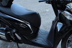 SH 300i abs