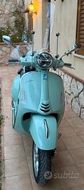  ENTRA E LEGGI VESPA 300 GTS