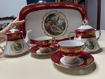 Set tazzine, vassoio, teiera e zuccheriera