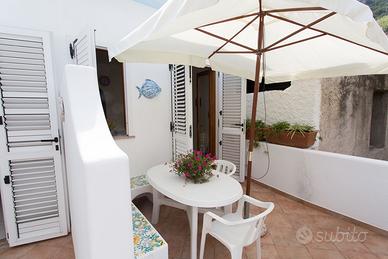 A 30m dal mare tranquillo appartamento nel verde