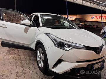 Toyota C-HR 1.8 hybrid - 2017