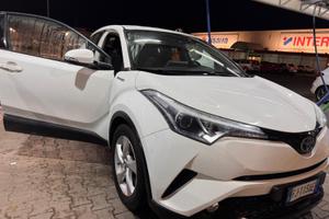 Toyota C-HR 1.8 hybrid - 2017