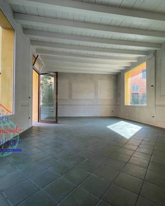 Immobile di 51 m² con 1 locale a Cento