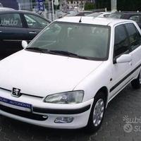 Parabrezza Peugeot 106 e Citroen Saxo