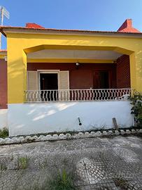 Rif. 455 destra volturno - villetta con giardino b