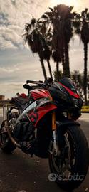 aprilia tuono v4