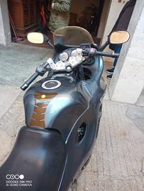 Suzuki GSX 750 F - 2000