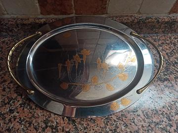 Vassoio ovale in acciaio con decori dorati