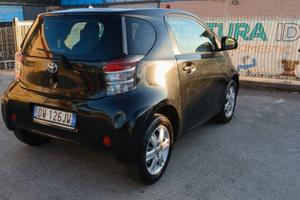 Toyota iQ