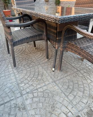 Tavolo rattan con 4 sedie