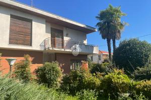 VILLA SINGOLA A CARDANO AL CAMPO