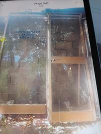 vetrata per locale commerciale