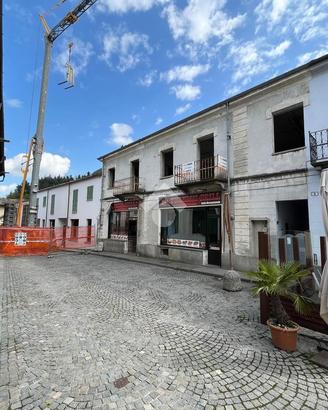 2 LOCALI A BARGE