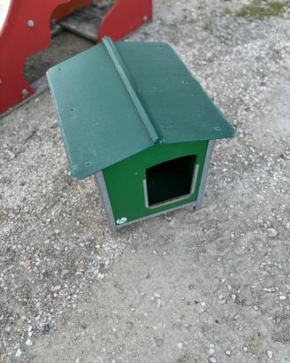 Cuccia cane piccola taglia legno usata