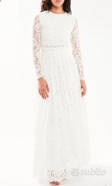 abito da sposa lungo di pizzo 