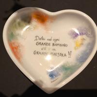 PIATTINO A CUORE IN CERAMICA DECORATO A MANO
