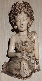 Statua vintage ballerina indonesiana