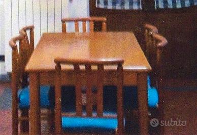 Tavolo in legno di quercia  e sei sedie