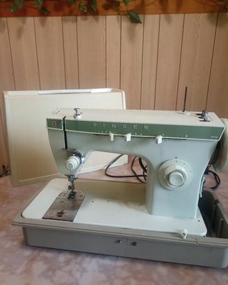 Macchina da cucire elettrica Singer 252