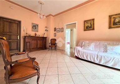 4 LOCALI A GROTTE DI CASTRO