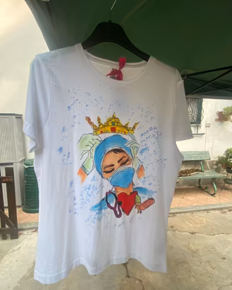 T-Shirt Bianca Dipinta a Mano – / Donna conMasche
