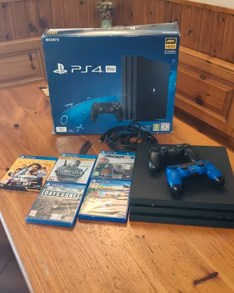 PS4 Pro 4K HDR + 2 controller + 5 giochi + scat