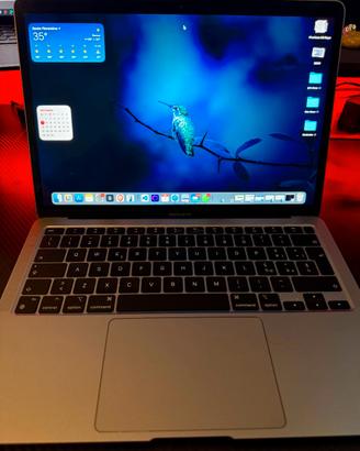 MacBook M1