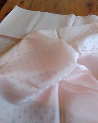 Tessuto in organza a pois