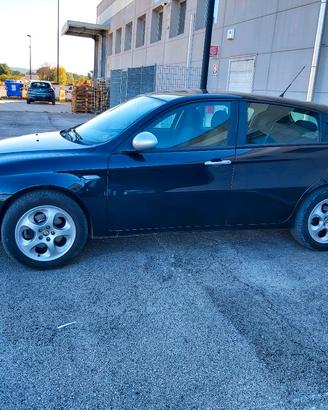 Alfa 147 moving