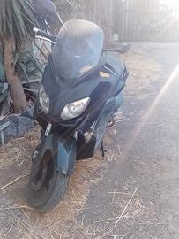 Yamaha Xmax 250