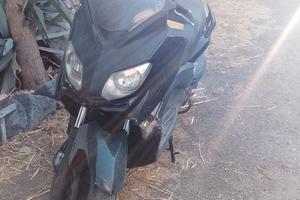 Yamaha Xmax 250