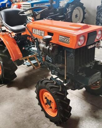 TRATTORE - KUBOTA B-5000 - CON FRESA ORIGINALE 90 