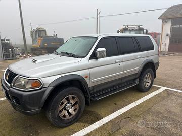 Mitsubishi pajero sport gls