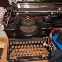 Macchina da scrivere Olivetti M40