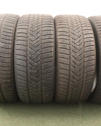 Gomme Pirelli Sottozero 3 255 35 21 inverno