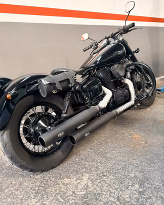 Honda shadow black spirit 750