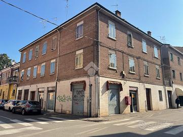 NEGOZIO A FERRARA