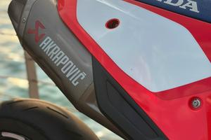Scarico akrapovic evolution line