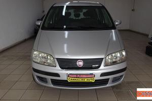 FIAT - Idea - 1.3 Multijet 16V 70CV BlackEnergy