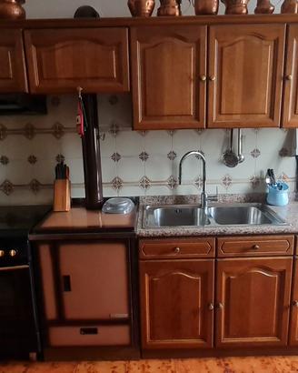 Cucina in legno completa